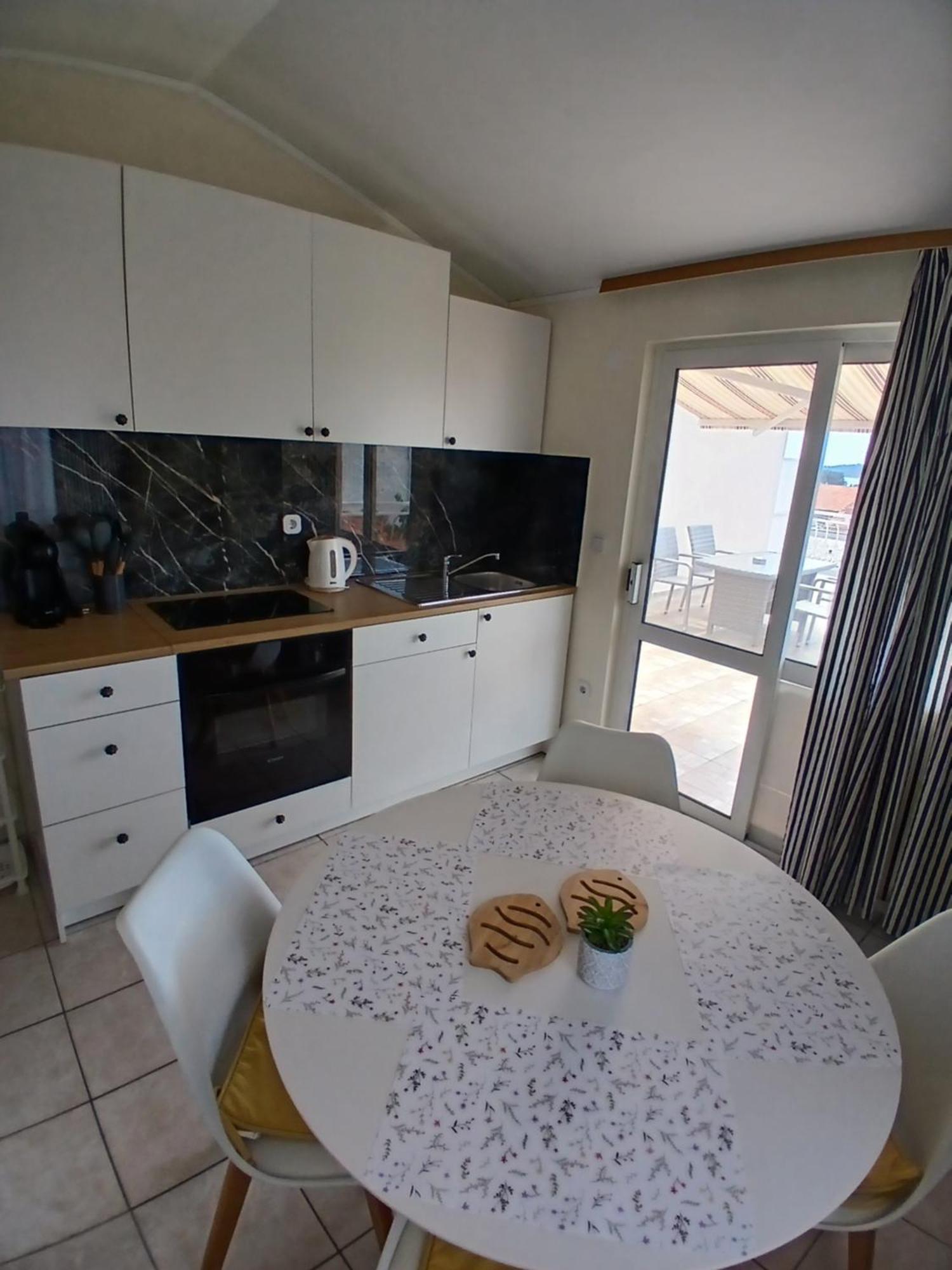 Apartmani Fani 2 min walking from sea Orebic Bagian luar foto