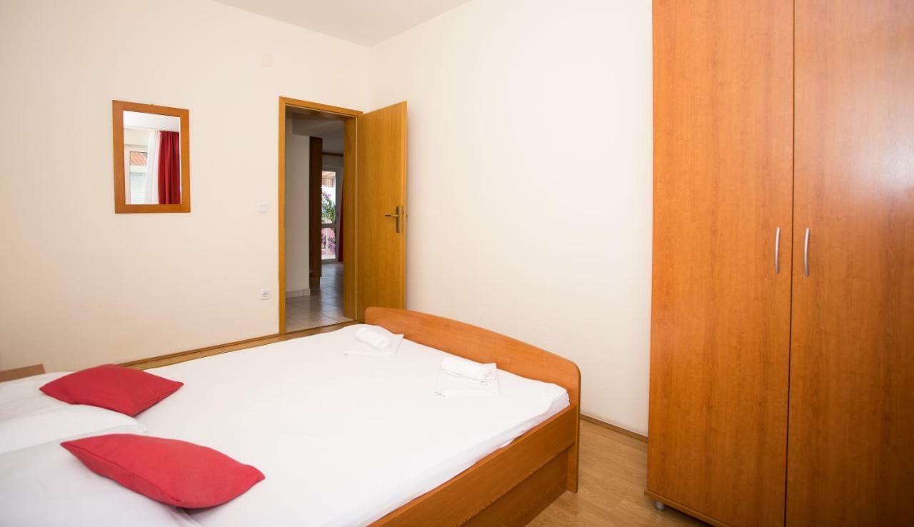Apartmani Fani 2 min walking from sea Orebic Bagian luar foto