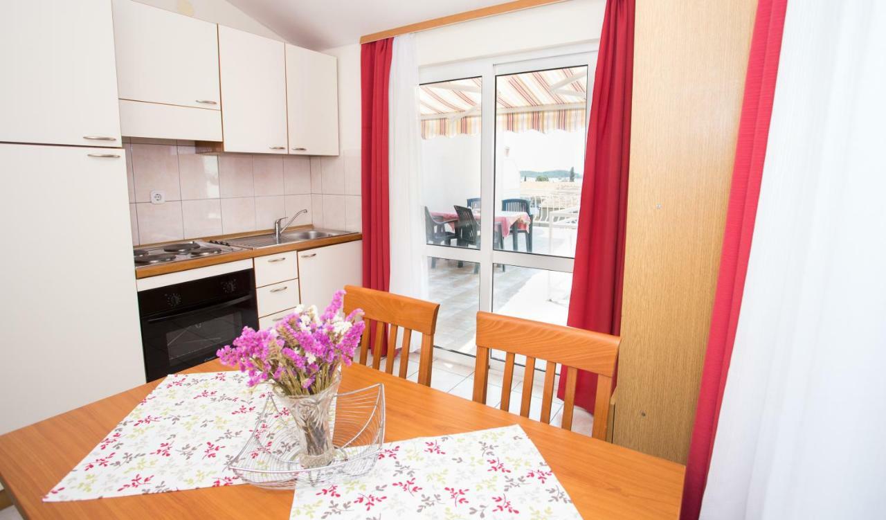 Apartmani Fani 2 min walking from sea Orebic Bagian luar foto